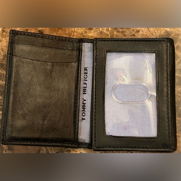Tommy Hilfiger Black Leather Wallet - Picture 3 of 6